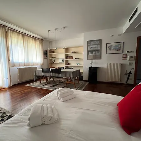 Elegant In Apartment *