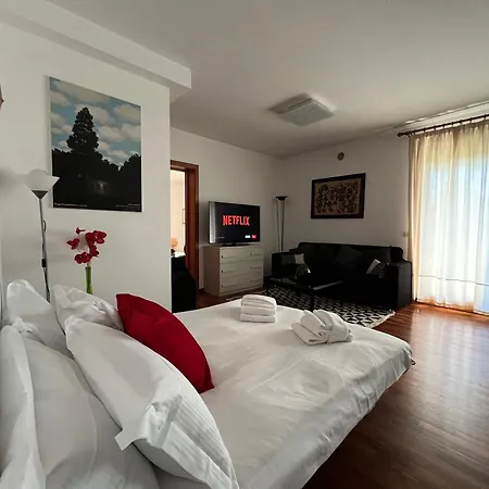 Elegant In Apartamento Treviso